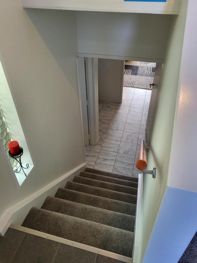 Barnes Street Bnb Тімару Екстер'єр фото